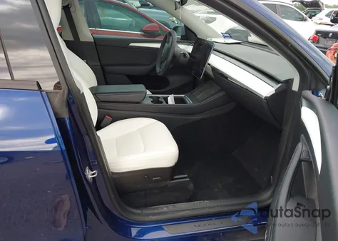 2022 Tesla Model Y Performance Dual Motor All-Wheel Drive z USA, uszkodzony, nr VIN 7SAYGDEF4NF524038